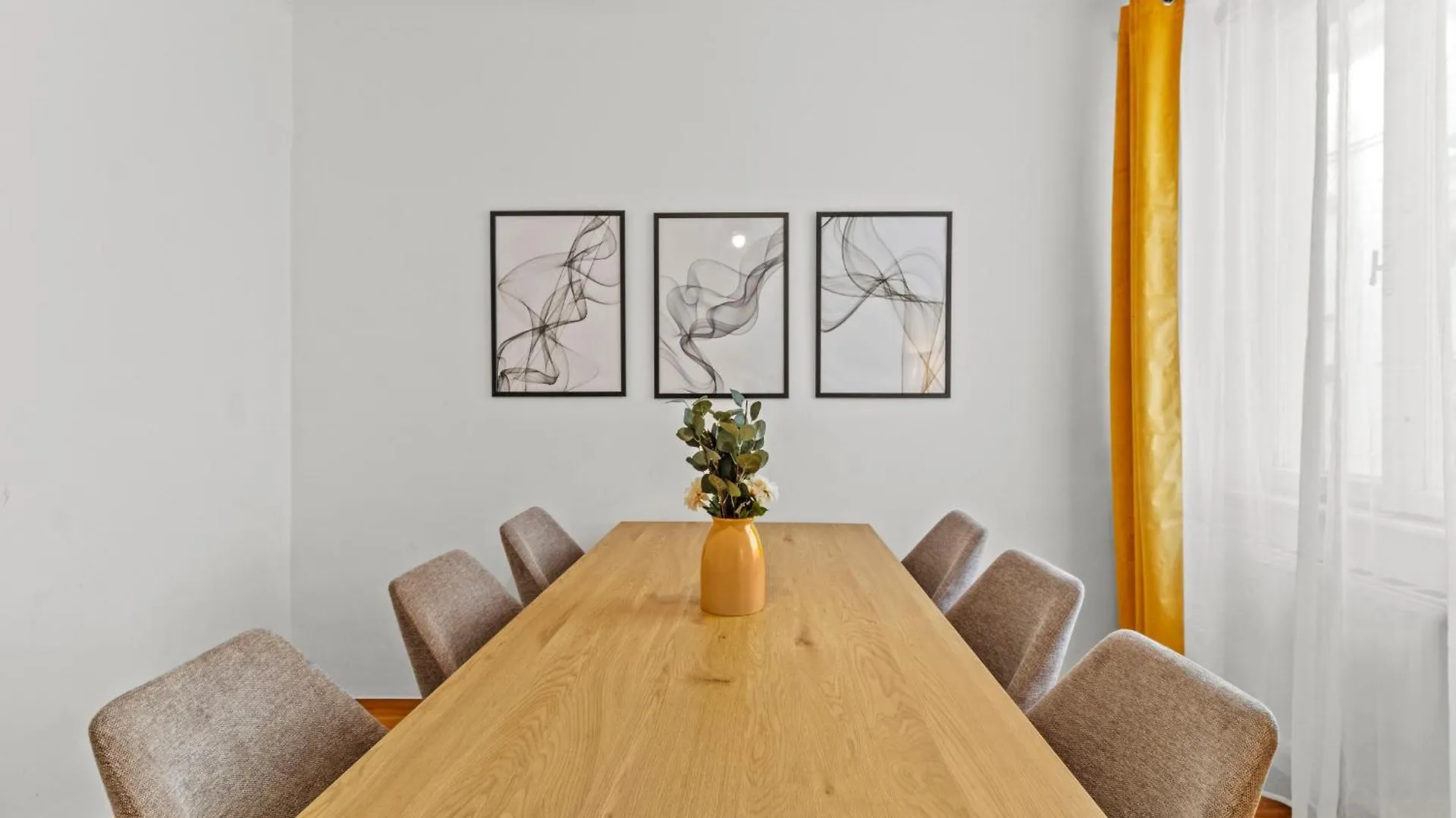 Zentrale Wohnung Fuer 12 Gaeste - 4 Schlafzimmer Vienna 0*,  Austria
